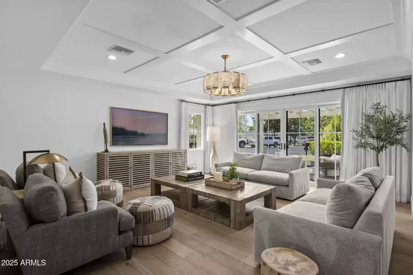 4636 E CALLE VENTURA --, Phoenix, AZ 85018