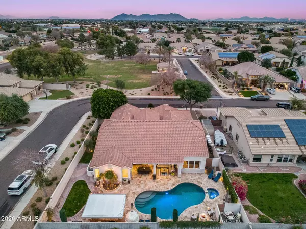 8641 W MARY ANN Drive, Peoria, AZ 85382