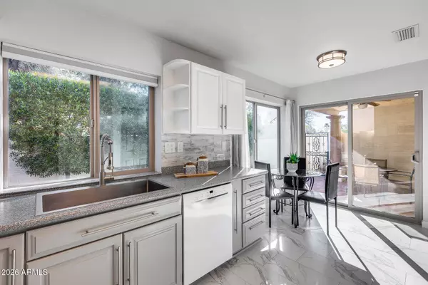 10593 E FANFOL Lane, Scottsdale, AZ 85258