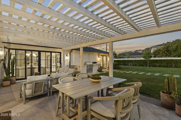 4636 E CALLE VENTURA --, Phoenix, AZ 85018