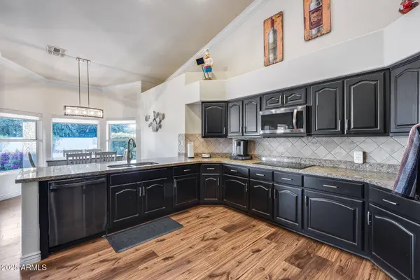 4637 W MISTY WILLOW Lane, Glendale, AZ 85310