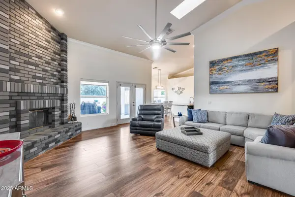 4637 W MISTY WILLOW Lane, Glendale, AZ 85310