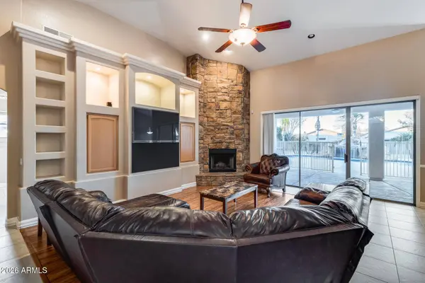 2742 E VILLA PARK Court, Gilbert, AZ 85298