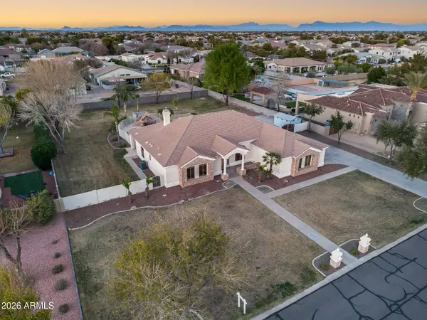 2742 E VILLA PARK Court, Gilbert, AZ 85298