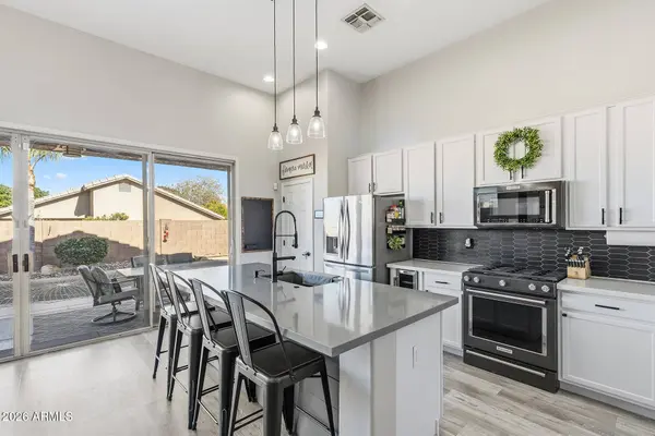 6036 E ROLAND Street, Mesa, AZ 85215