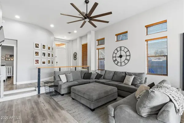 6036 E ROLAND Street, Mesa, AZ 85215