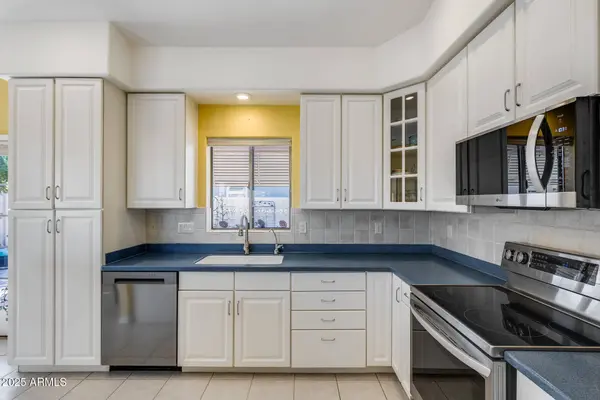 5325 E LINDSTROM Lane, Mesa, AZ 85215