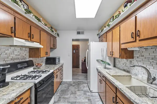 12801 N LAKE Drive, Sun City, AZ 85351