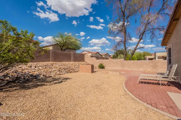 10359 E Haymarket Street, Tucson, AZ 85747