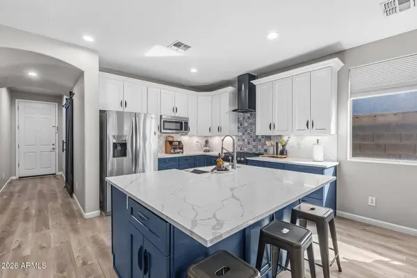 18045 W SUNNYSLOPE Lane, Waddell, AZ 85355