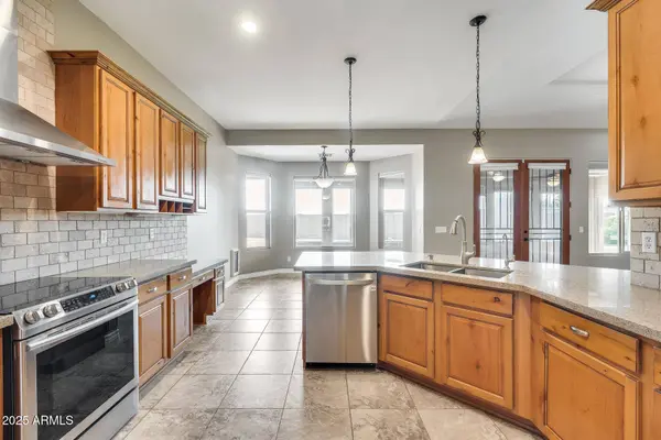 3877 E HASH KNIFE DRAW Road, San Tan Valley, AZ 85140