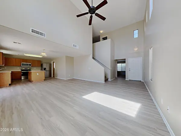 1083 W DESERT BASIN Drive, San Tan Valley, AZ 85143