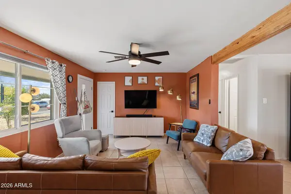 808 E CINNABAR Avenue, Phoenix, AZ 85020