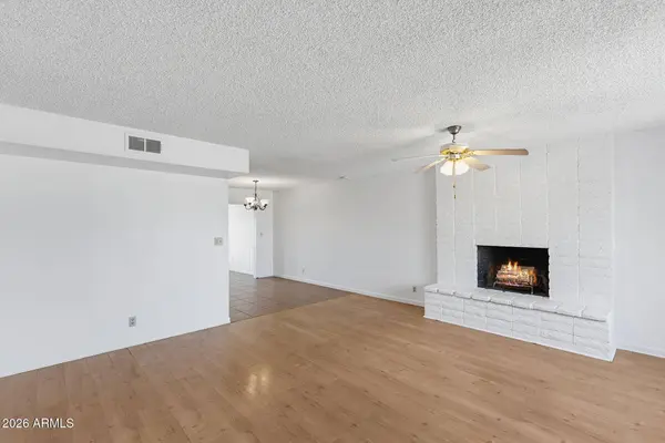 4955 W GOLDEN Lane, Glendale, AZ 85302