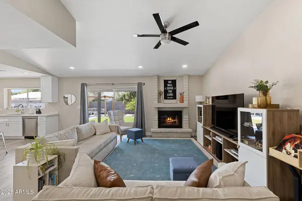2210 E EDGEWOOD Avenue, Mesa, AZ 85204