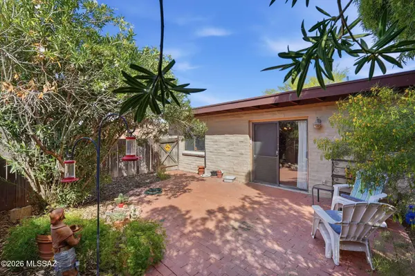 927 E Mesquite Drive, Tucson, AZ 85719