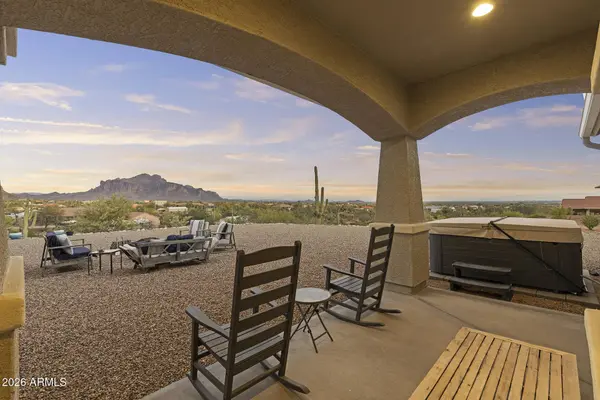 203 E SADDLE BUTTE Street, Apache Junction, AZ 85119