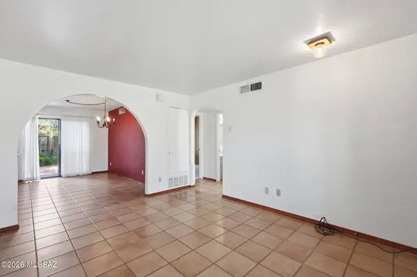 927 E Mesquite Drive, Tucson, AZ 85719