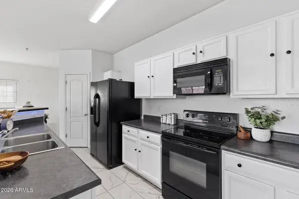 8189 W GROOM CREEK Road, Phoenix, AZ 85043