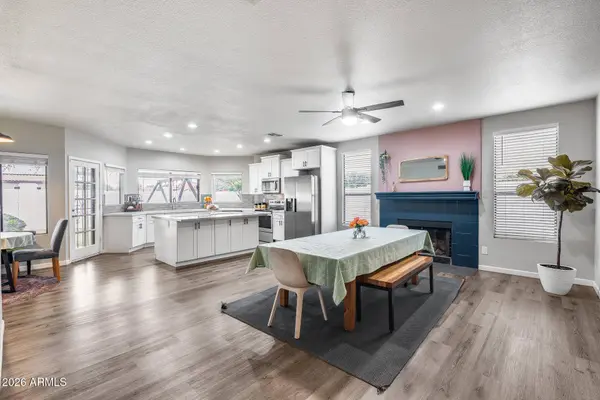 1042 W NEWPORT BEACH Drive, Gilbert, AZ 85233