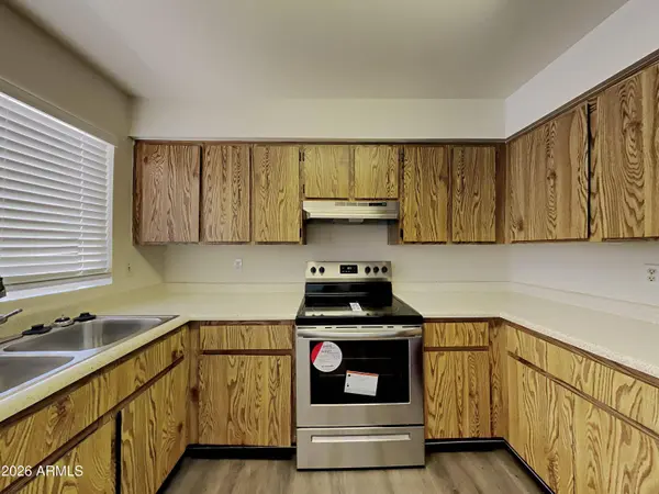 7034 W PURDUE Avenue, Peoria, AZ 85345