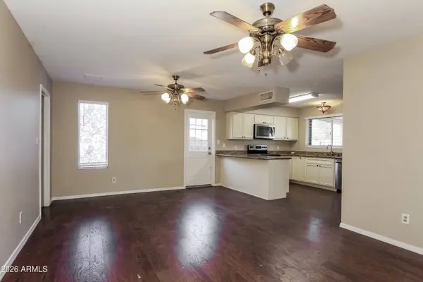 2839 W WAGONER Road, Phoenix, AZ 85053