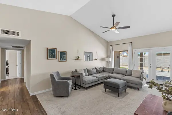 7944 W DAHLIA Drive, Peoria, AZ 85381