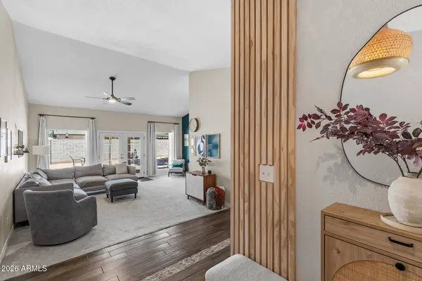 7944 W DAHLIA Drive, Peoria, AZ 85381