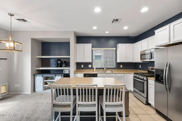 14186 W COUNTRY GABLES Drive, Surprise, AZ 85379