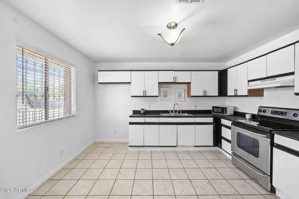 1946 E JONES Avenue, Phoenix, AZ 85040