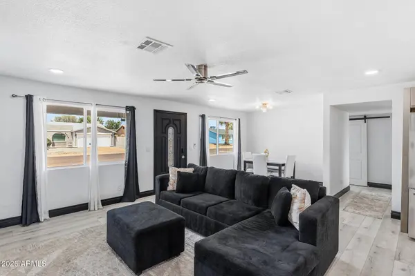 3915 E HILLERY Drive, Phoenix, AZ 85032