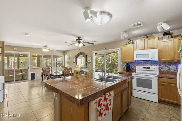 11643 W LEE Lane, Youngtown, AZ 85363