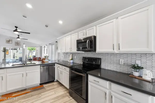 13532 W OCOTILLO Lane, Surprise, AZ 85374