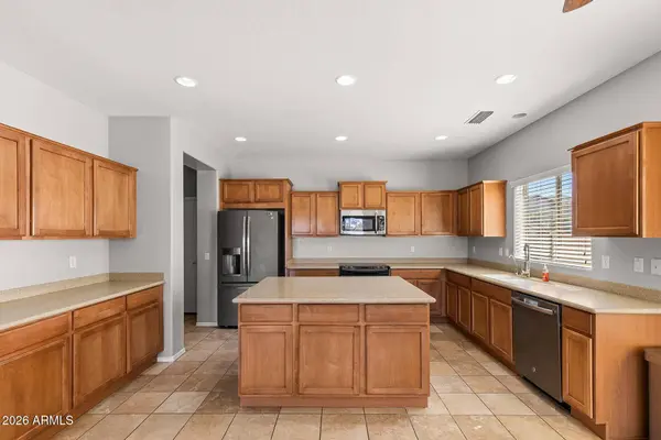 974 E SUN VALLEY FARMS Lane, San Tan Valley, AZ 85140