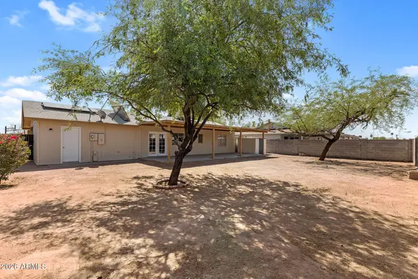 1555 N LEHMBERG Avenue, Casa Grande, AZ 85122