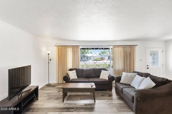 317 E GRISWOLD Road, Phoenix, AZ 85020