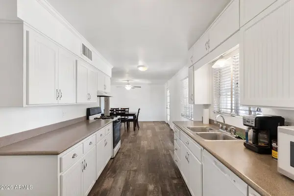317 E GRISWOLD Road, Phoenix, AZ 85020