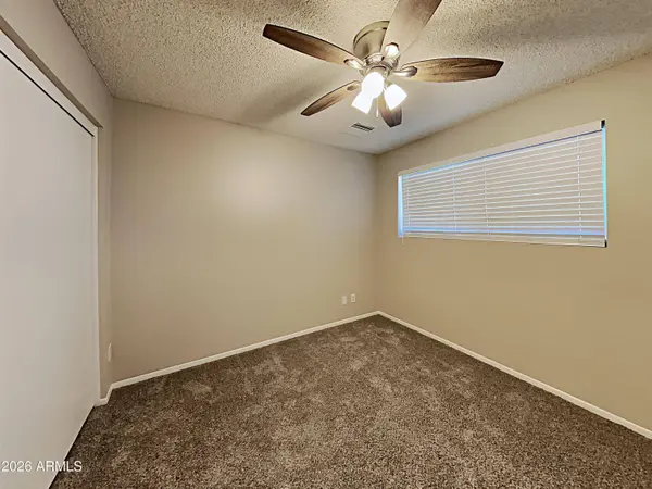 9855 N 56TH Drive, Glendale, AZ 85302