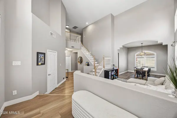 1004 E Amberwood Drive, Phoenix, AZ 85048