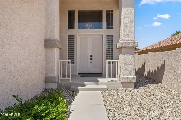 1004 E Amberwood Drive, Phoenix, AZ 85048