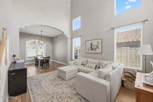 1004 E Amberwood Drive, Phoenix, AZ 85048