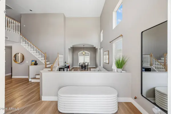 1004 E Amberwood Drive, Phoenix, AZ 85048