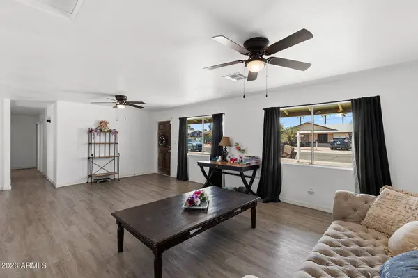 211 W BRINKER Drive, Avondale, AZ 85323
