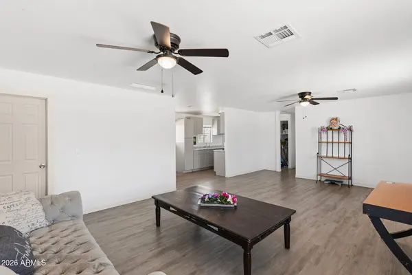 211 W BRINKER Drive, Avondale, AZ 85323