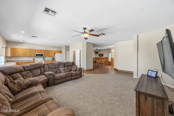 1042 E LYNX Way, Chandler, AZ 85249