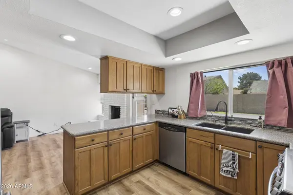 4523 W WAGONER Road, Glendale, AZ 85308