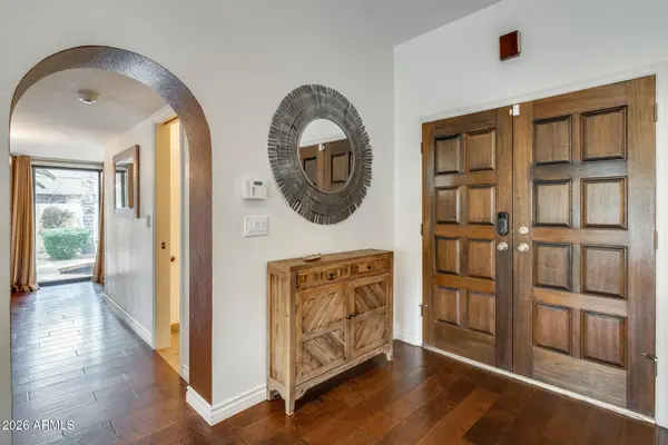 10675 E CINNABAR Avenue, Scottsdale, AZ 85258
