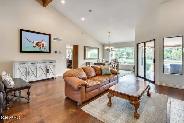 10675 E CINNABAR Avenue, Scottsdale, AZ 85258
