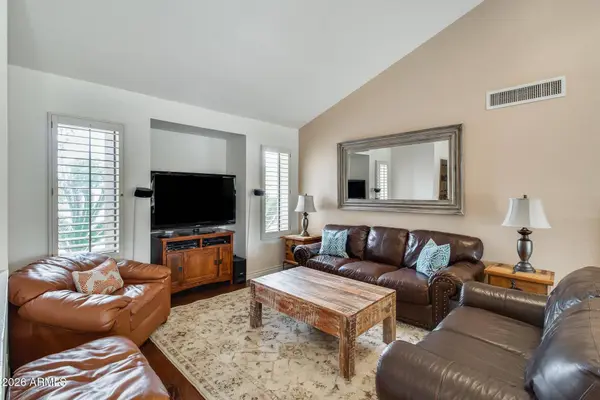 10675 E CINNABAR Avenue, Scottsdale, AZ 85258