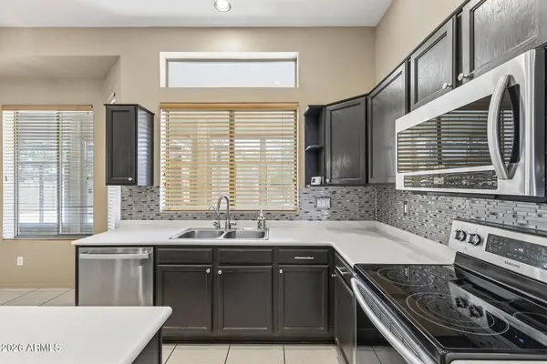 2437 E GROVERS Avenue, Phoenix, AZ 85032